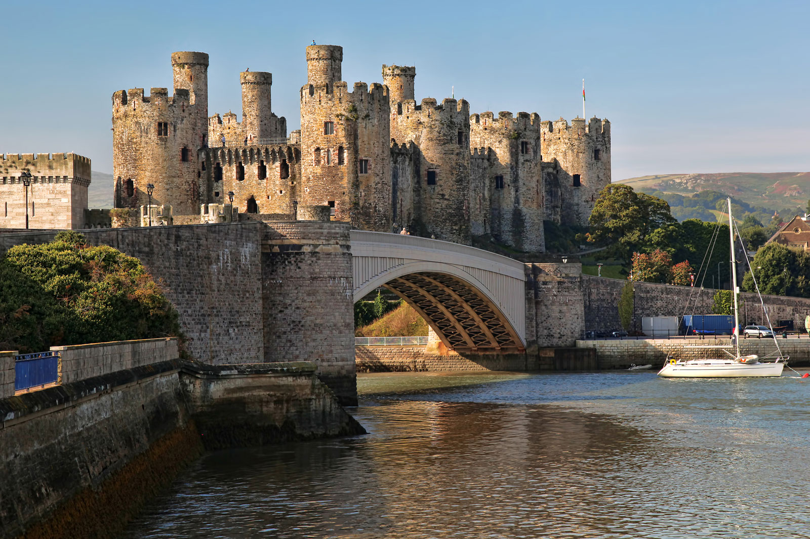 tourist places in wales uk